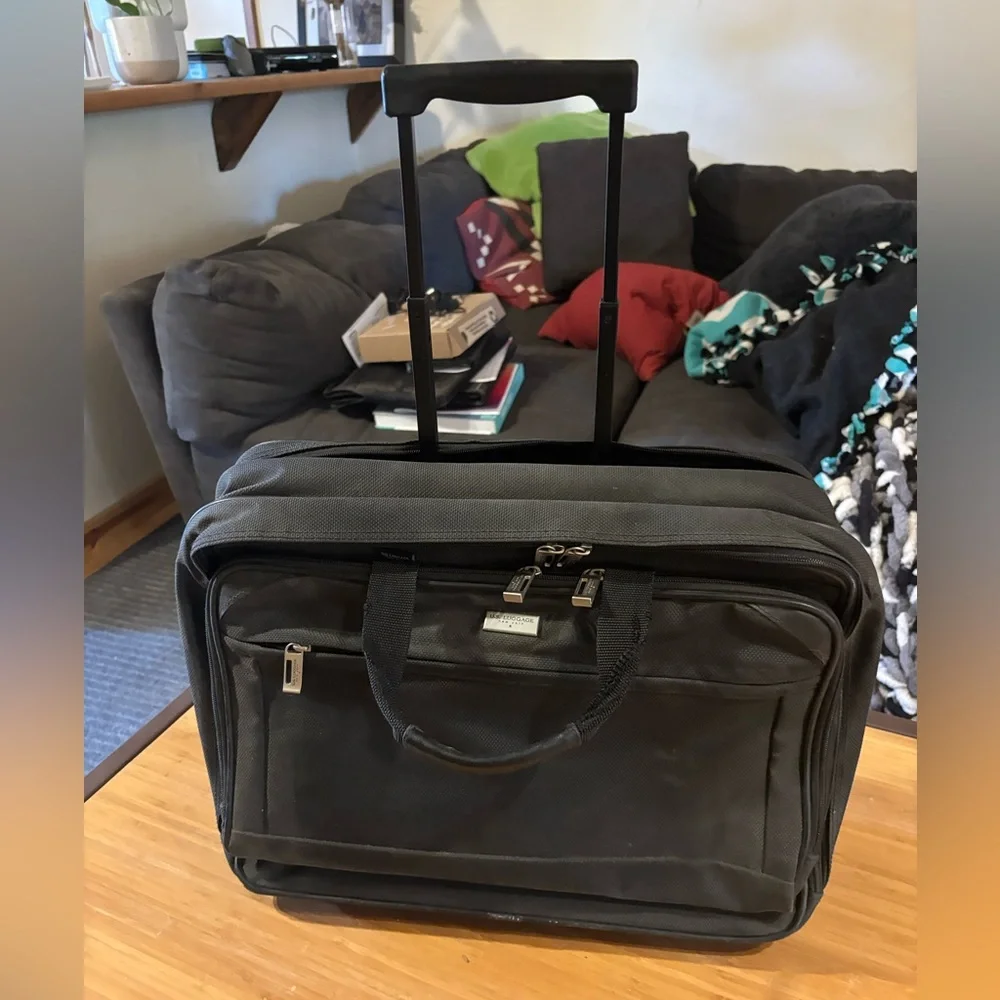 Classic Black Roller Briefcase/Laptop Bag